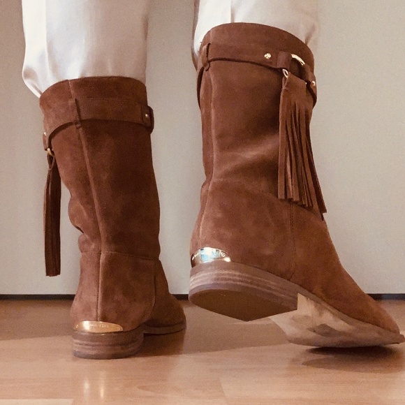 Like NEW Stylish Michael Kors Suede Boots with Tassel Size 9.5 - Picture 7 of 7